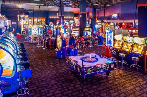 dave&busters